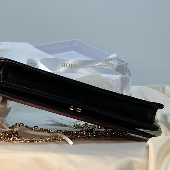 DIOR LIMITED EDITION Black Calfskin Wallet-on-Chain with Red Heart & Club motif - Picture 5 of 12
